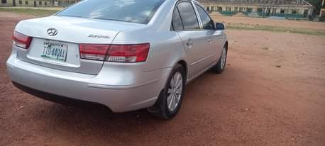 A picture of HYUNDAI SONATA 2009