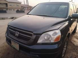 A picture of 2004 Honda Pilot