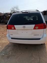 A picture of Tokunbo Toyota Sienna 08 Engine excellent Gear topnotch AC chilling