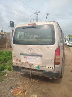 A picture of Toyota Hummer 1 is available with good condition untouched engine
