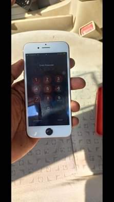 A picture of Iphone 7 gb32