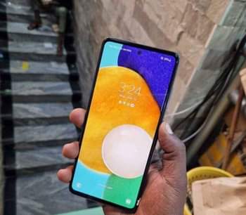 A picture of Samsung A52 128GB 6GB