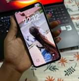 A picture of IPhone X plain 256gb