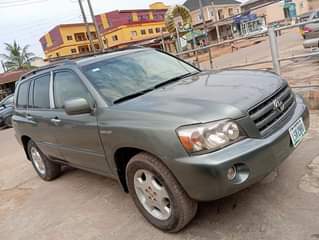 A picture of Very Sharp Toks Standard06 Toyota Highlander Limited Edition with 3