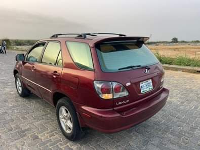 A picture of omg very clean Here comes a sparkling clean lexus Rx300