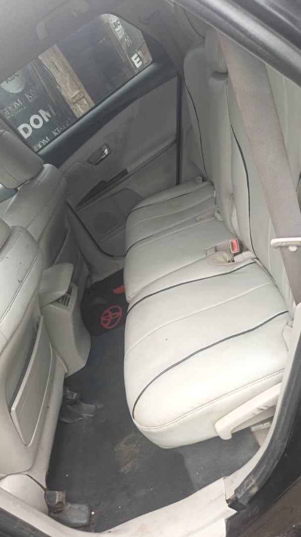 A picture of 2010 Toyota venza