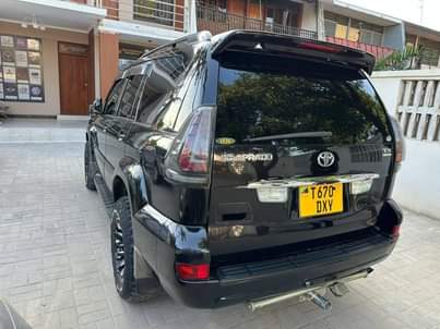 A picture of  TOYOTA_PRADO_0620356906