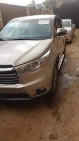 A picture of Clean foreign used 2015 Toyota Highlander
