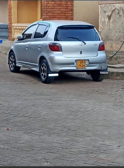 A picture of Toyota vitz 8 5m