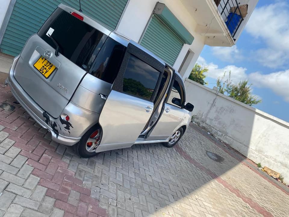 A picture of Toyota sienta DCY 0789212701