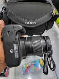 A picture of Canon T5 Full With the lens 18 55mm Bei 750k