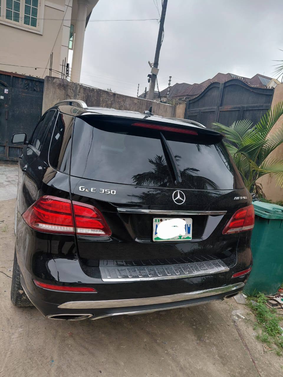 A picture of Mercedes Benz GL350 2013