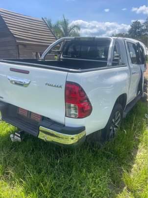 used toyota hilux