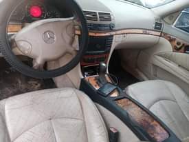A picture of 07 E350 BENZ