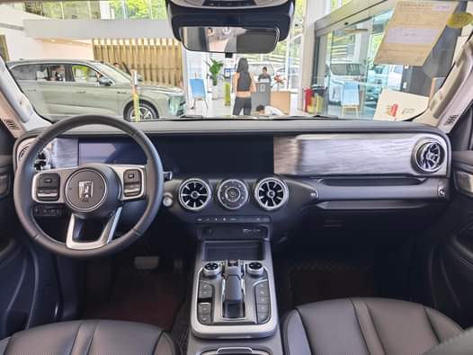 A picture of Hello everyone we are a car dealer from China supplying