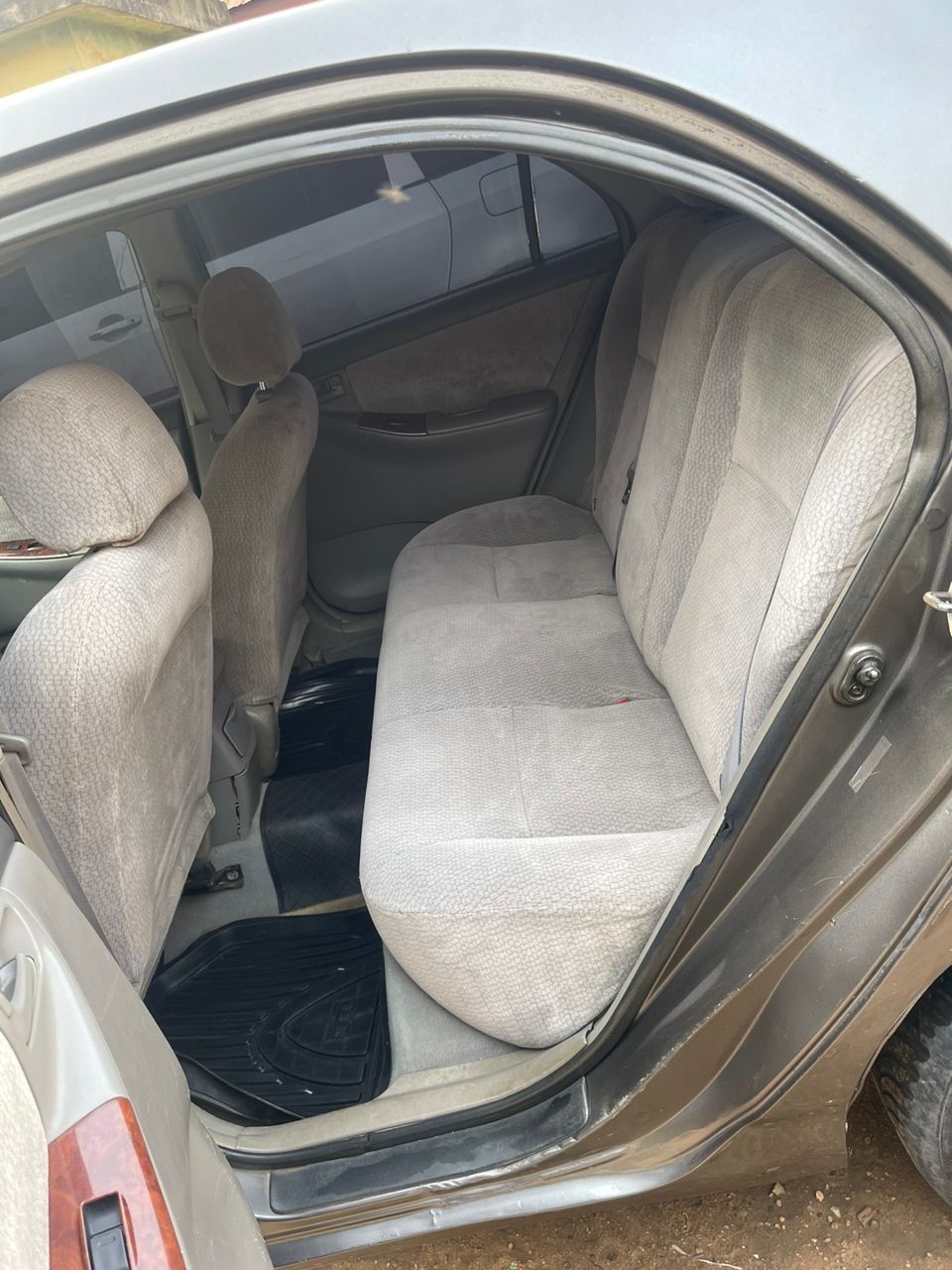 A picture of 2004 Toyota corolla