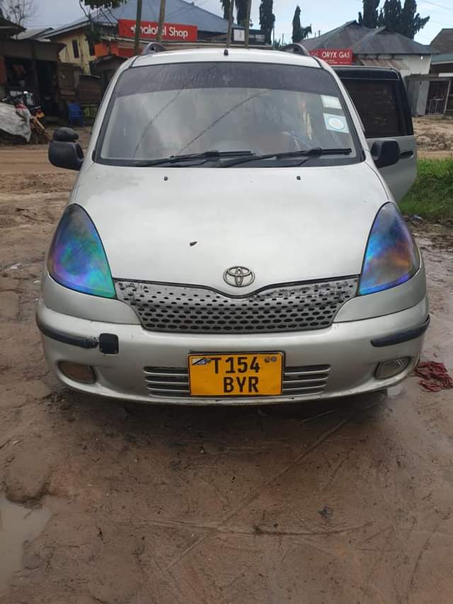 A picture of FUNCARGO YARIS