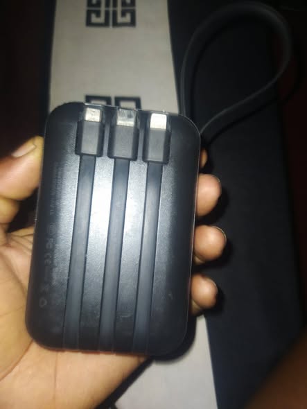 A picture of Solar power bank for sale anyone call me 07034402616 capacity