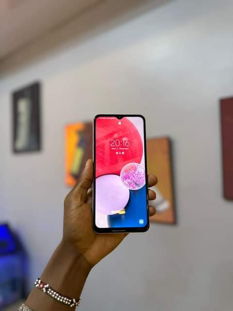 A picture of SAMSUNG A12