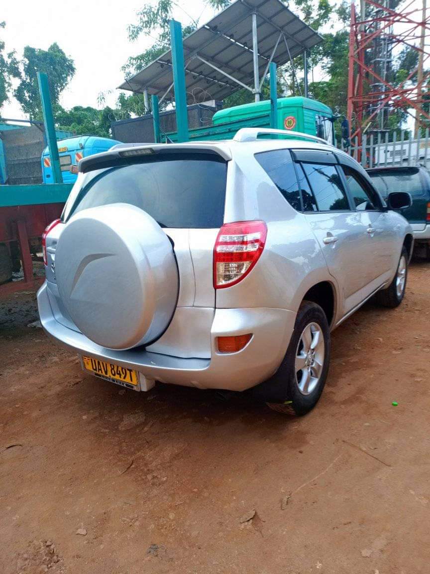 A picture of Rav4 2008