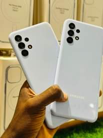 A picture of Iphone na samsung