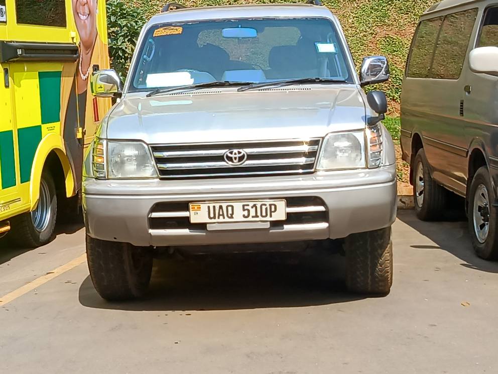 A picture of Prado landcuiser with a digital number plate at only 28m