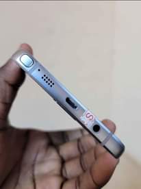 A picture of SMASUNG NOTE 5
