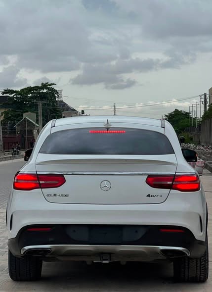 A picture of MB GLE450 2016 distress sale