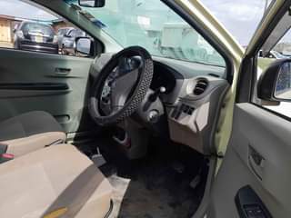 A picture of Daihatsu Mira 2012