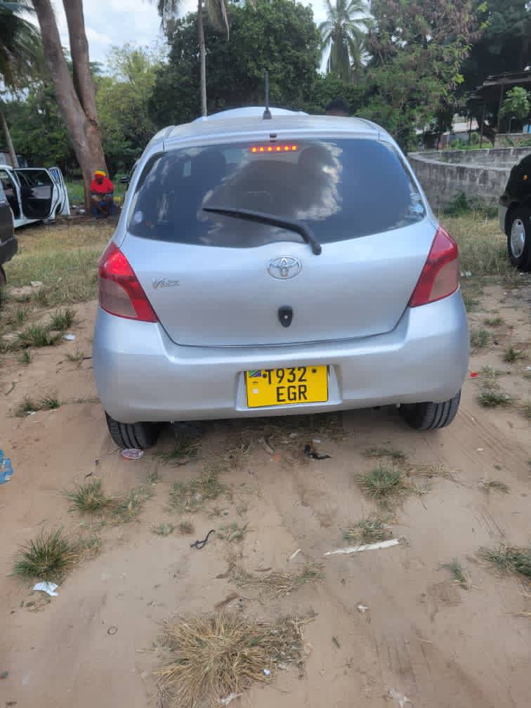 A picture of Vitz new model 10 500 000