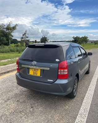 A picture of Toyota wish for sale 0682036397