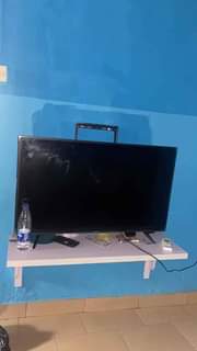 A picture of Hisense 42 hinc