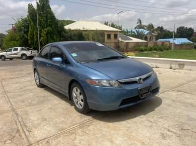 A picture of NEATLY USED HONDA CIVIC 2007 MODEL WITH DUTY IN KADUNA