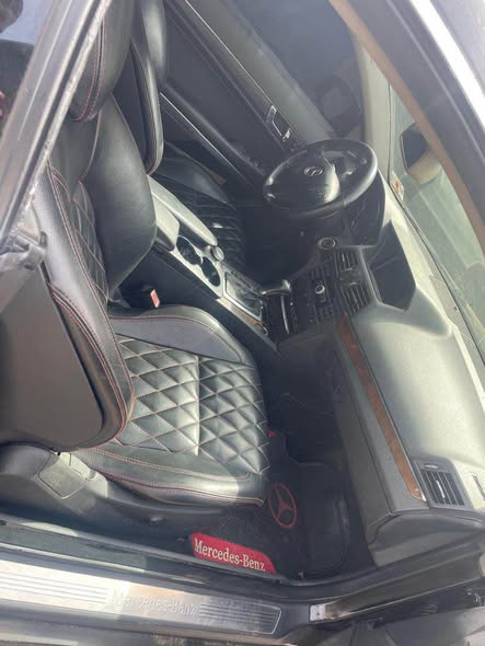 A picture of E350 2010