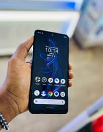 A picture of AQUOS SHARP R5G