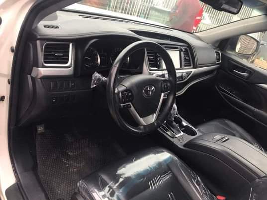 A picture of 2016 Toyota Highlander