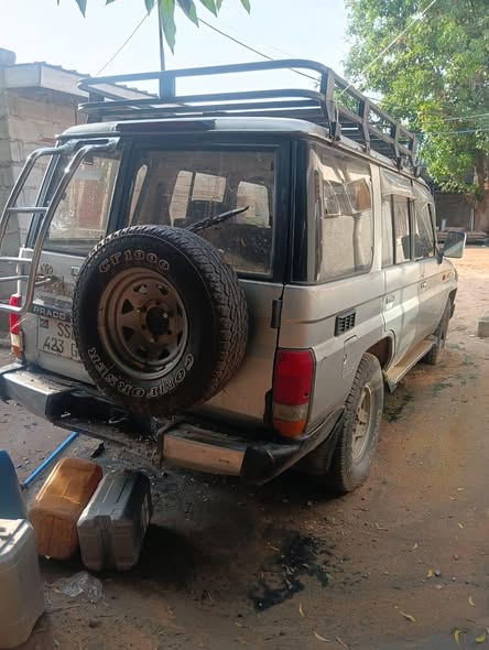 A picture of 2000 Toyota Prado land cruiser