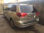 A picture of Toyota Sienna 2005