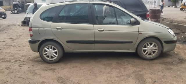 A picture of Call 08114560910 Serious buyer needed 05 Automatic Renault Pure first