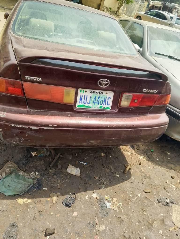 A picture of 2001 Toyota camry envelope 2001
