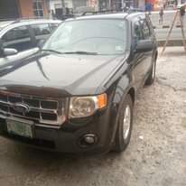 A picture of 2011 used ford escape
