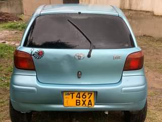 A picture of TOYOTA VITZ OLD