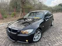 A picture of BMW SERIES 3
