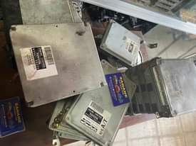 A picture of 0676533617 ECU ECM CONTROL BOX KWA MAITAJI YA VIFA VYA