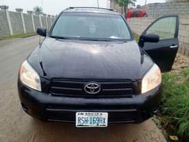 A picture of Toyota Rav4 Belgium grade sound engine good gear ac chilling
