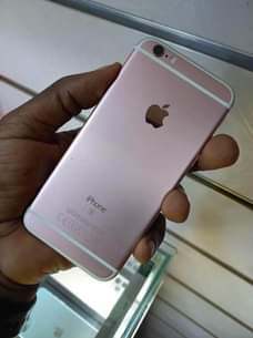A picture of iphone 6s clean fingerprint At 200 000ugx Swap top up