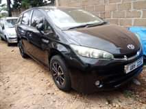A picture of Toyota wish 2009