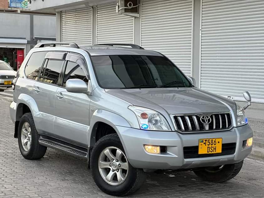 A picture of TOYOTA LANDCRUISER PRADO 120 2TR DS H 