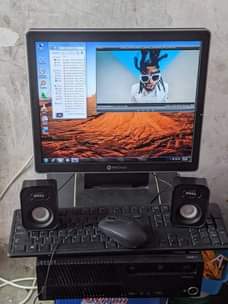 A picture of Compyuter LENOVO 0718130973