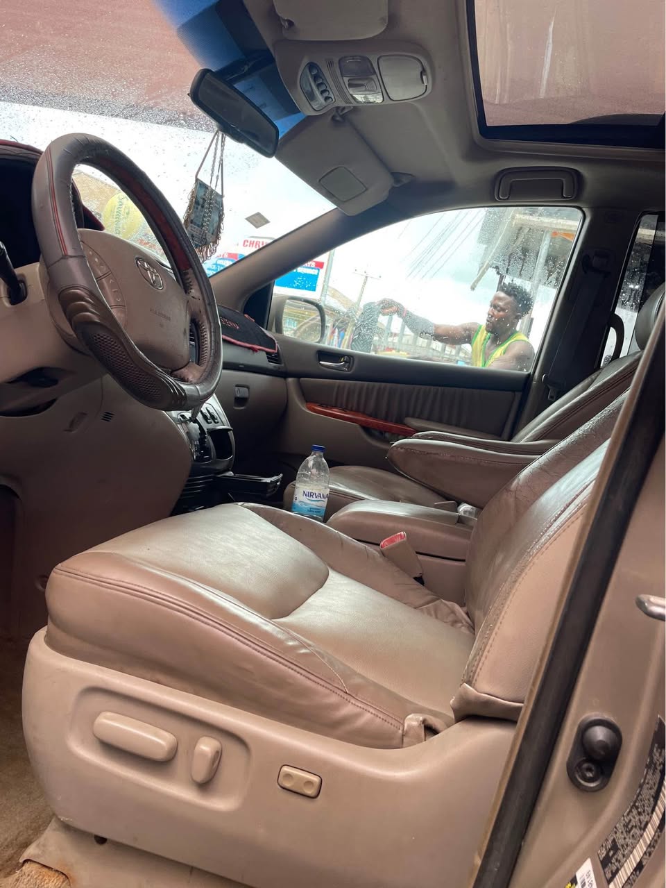 A picture of Toyota sienna 2008 XLE